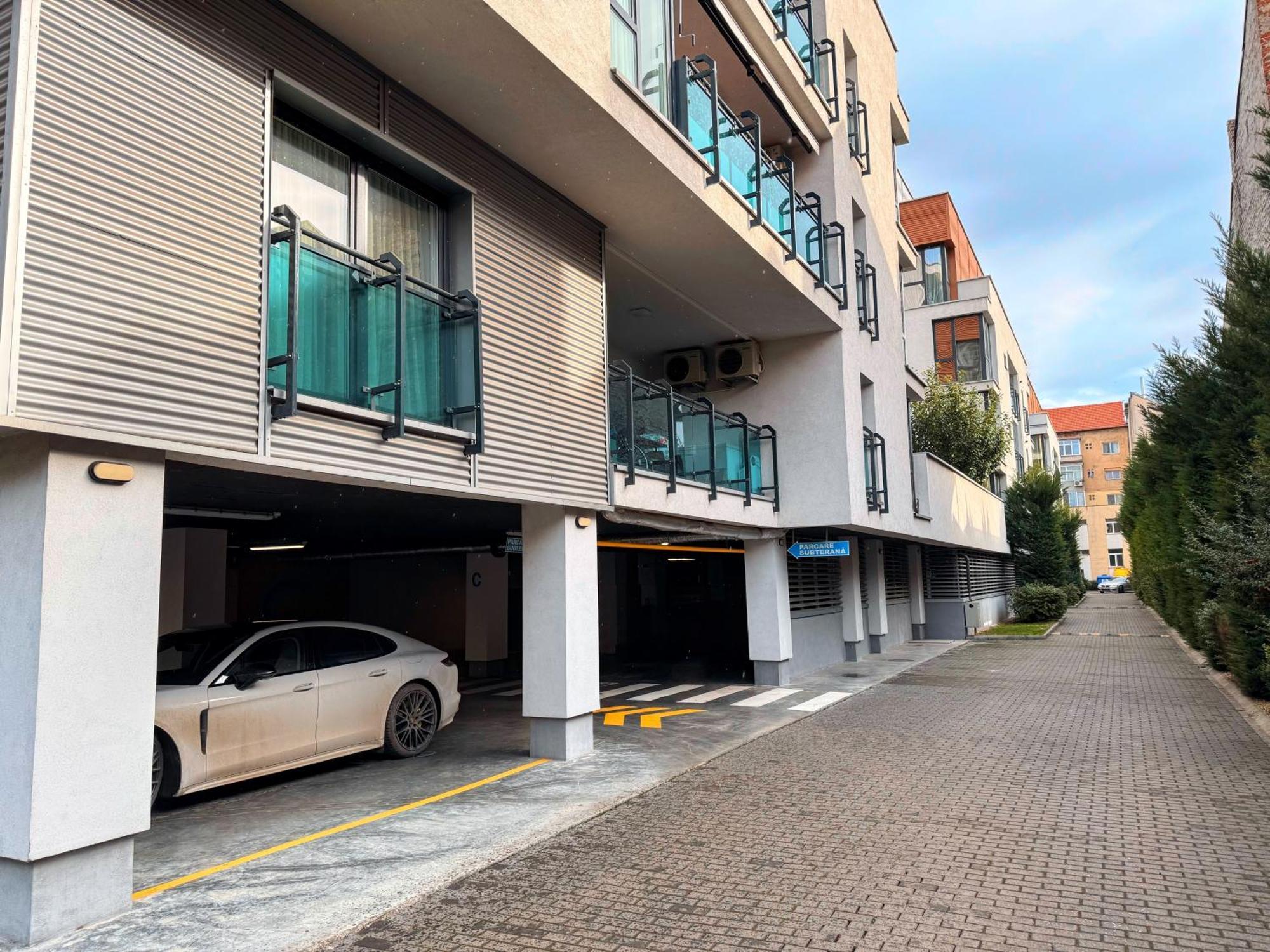 Stylish Apartment Getaway With Self Check-In And Free Parking Lot Arad Esterno foto